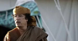 Kadhafi et la Libye : La Vérité Cachée sur son Assassinat et l'Intervention Occidentale
