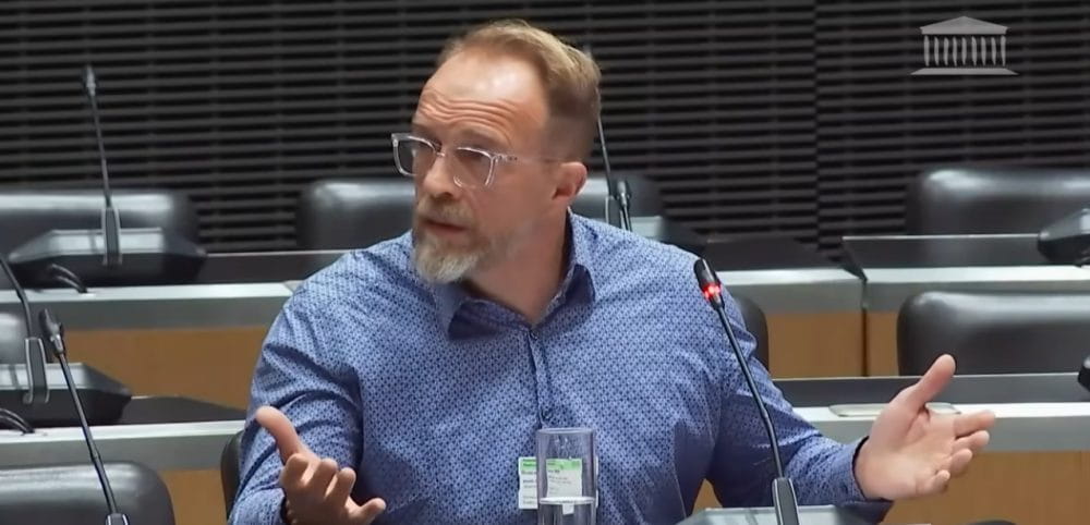 Violences policières et omerta quand un flic français balance tout à l’Assemblée